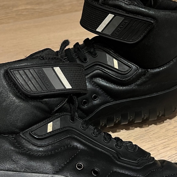 Auth PRADA Leather high top sneakers. Black. Men's size 8. Velcro strap. - Picture 13 of 14